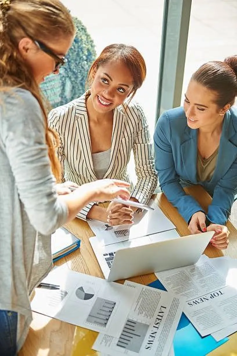 Dijital dönüşüm yolculuğu illüstrasyonu